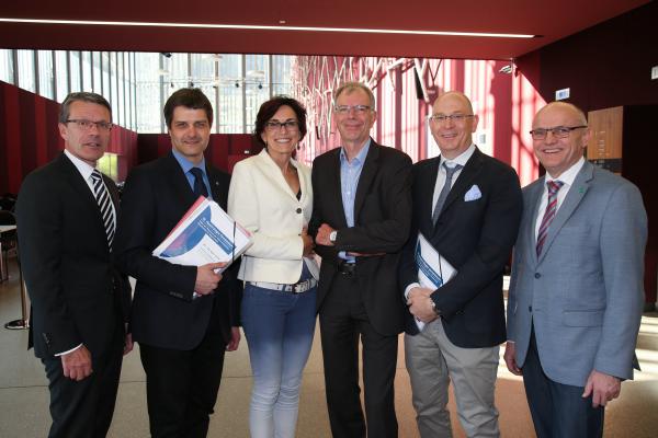 /Gruppenfoto-vom-10-NephrologieSymp