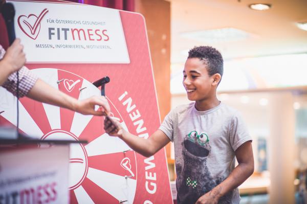 /Stuendliche-Gluecksrad-Verlosungen-s