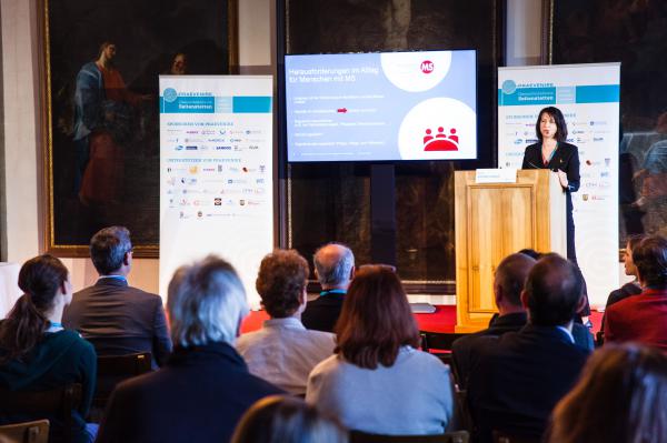 /Vortrag-zur-Multiple-Sklerose-c-Pe