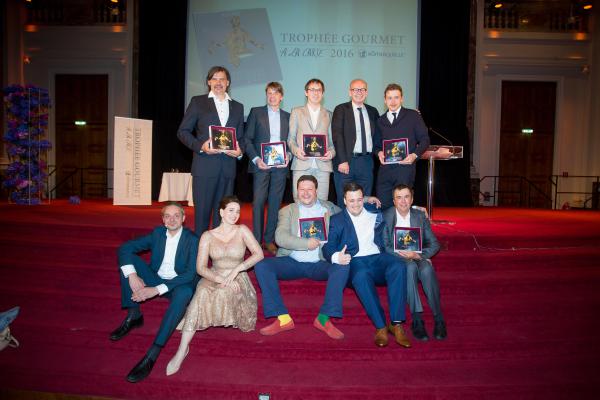 /Walter-Leidenfrost-und-Thomas-Zalud-im-Kreise-der-Gewinner